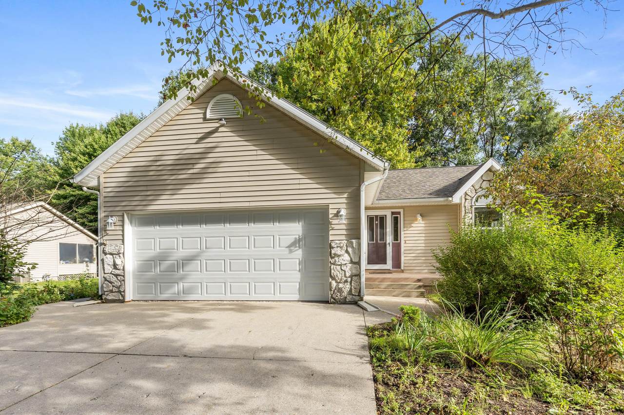 10546 Wildwood Drive - Photo 1