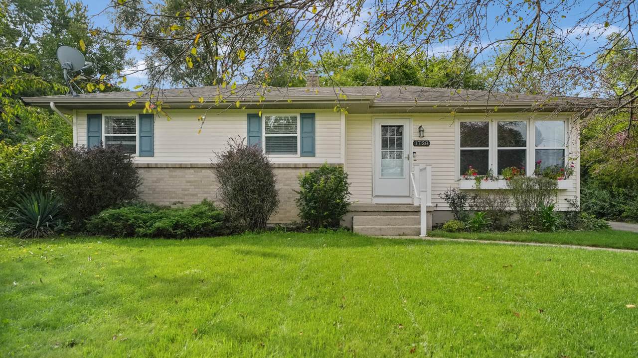 1728 Langley Street - Photo 1