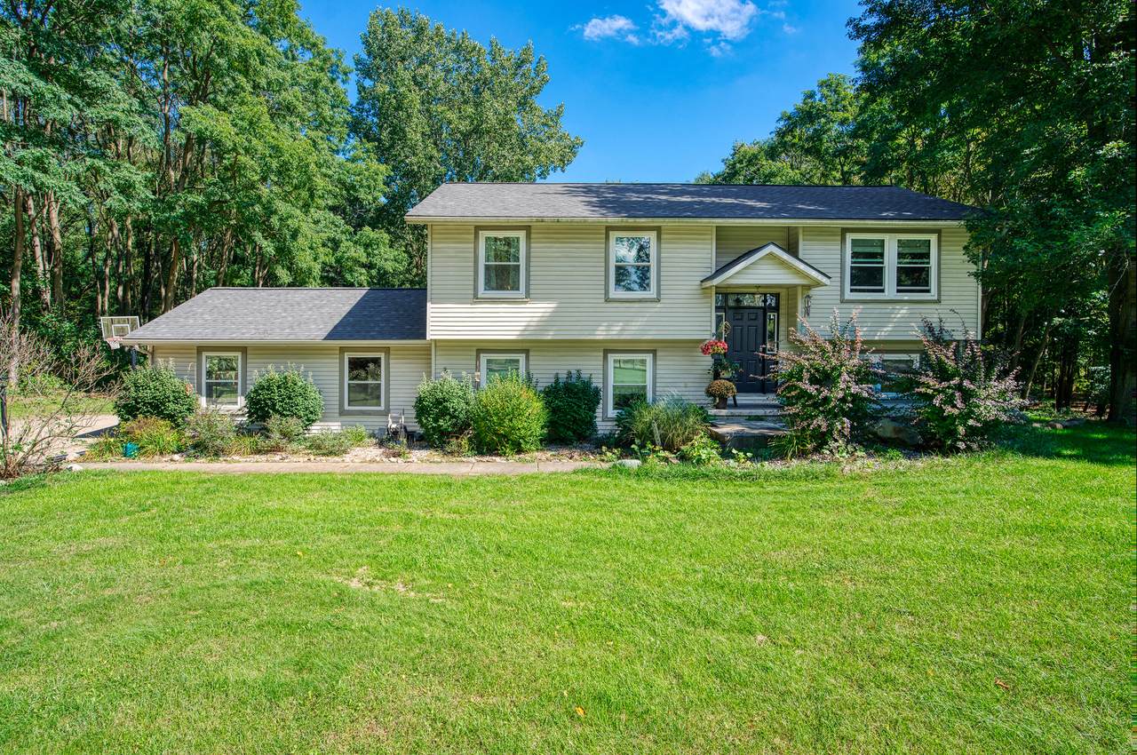 7375 Moeckel Road - Photo 1