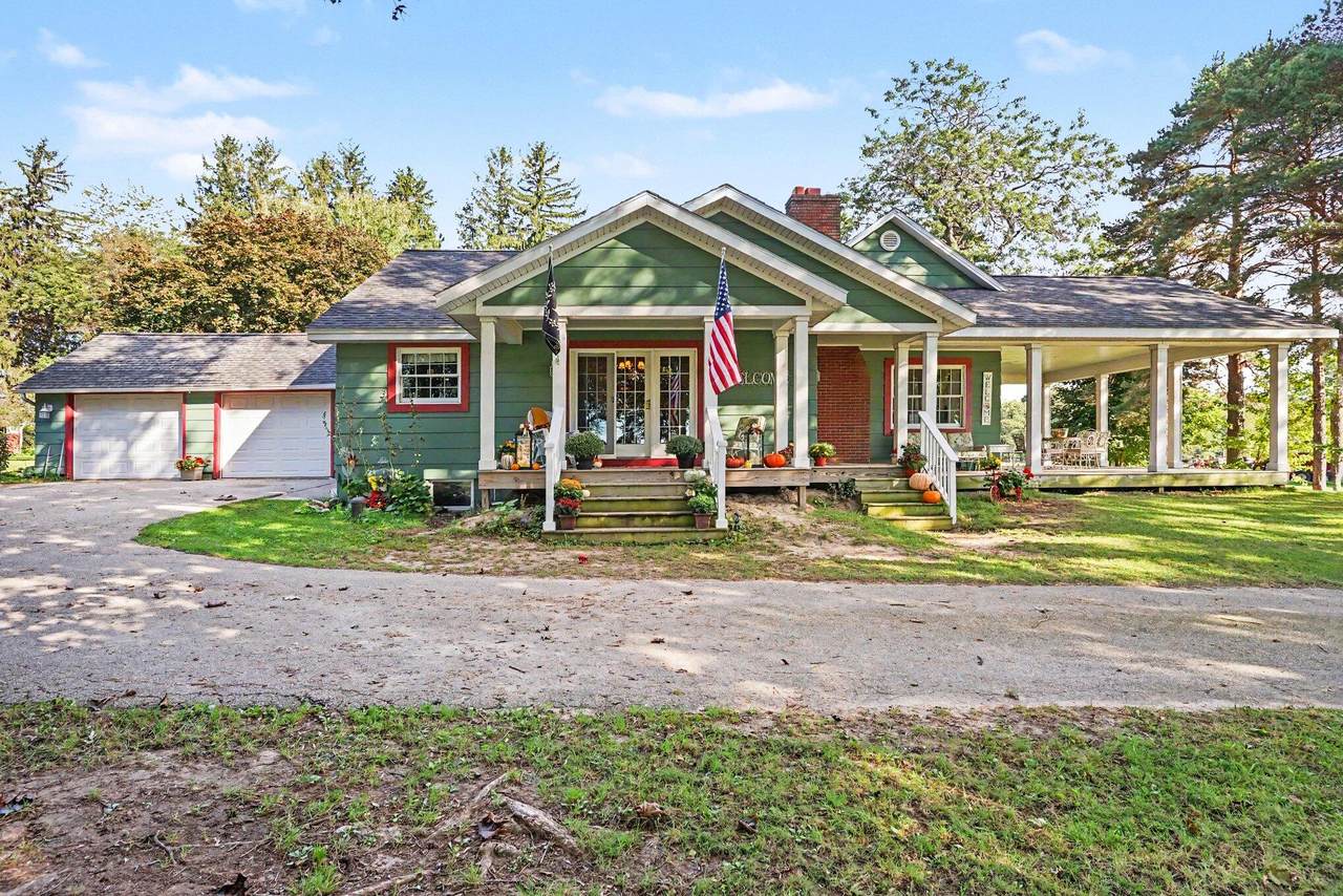 10521 Old Highway 99 - Photo 1