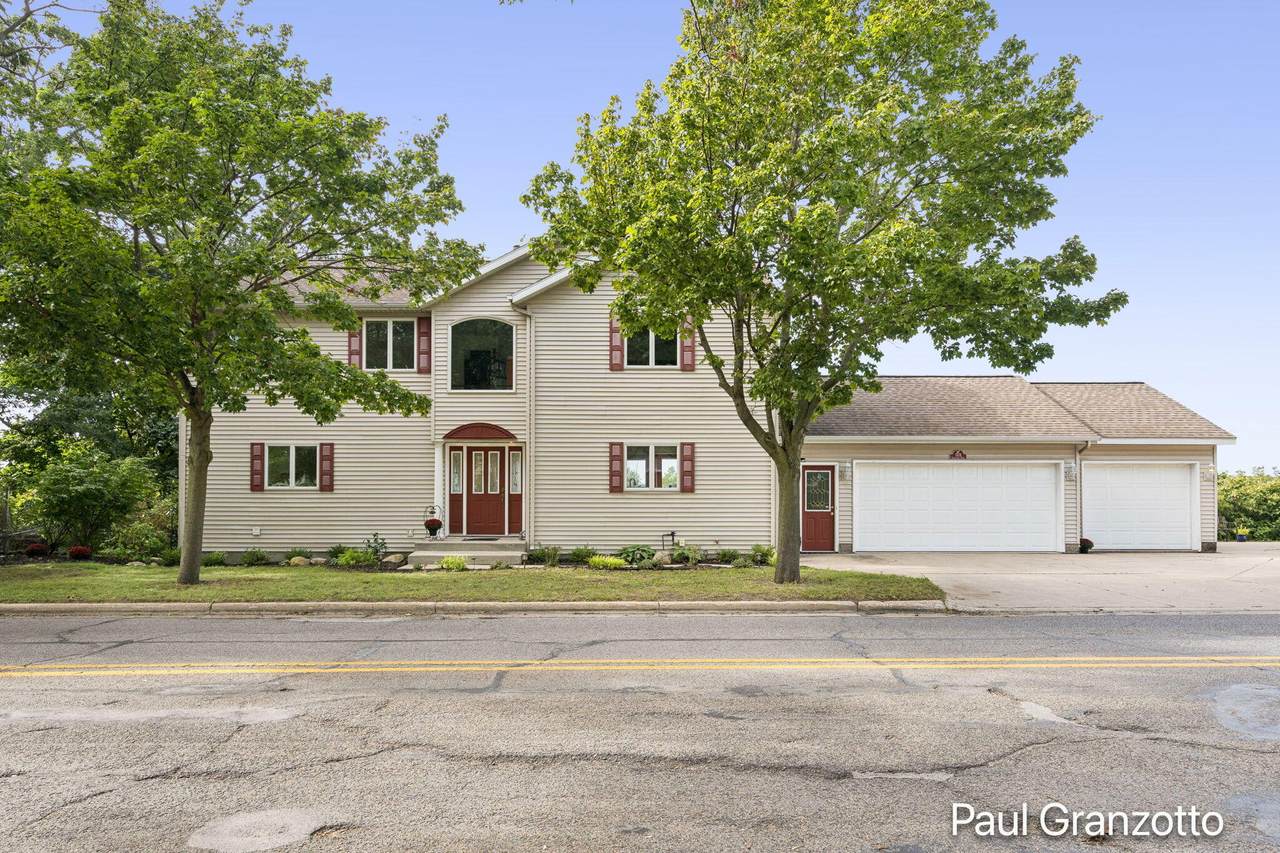 1524 Lakeshore Drive - Photo 1