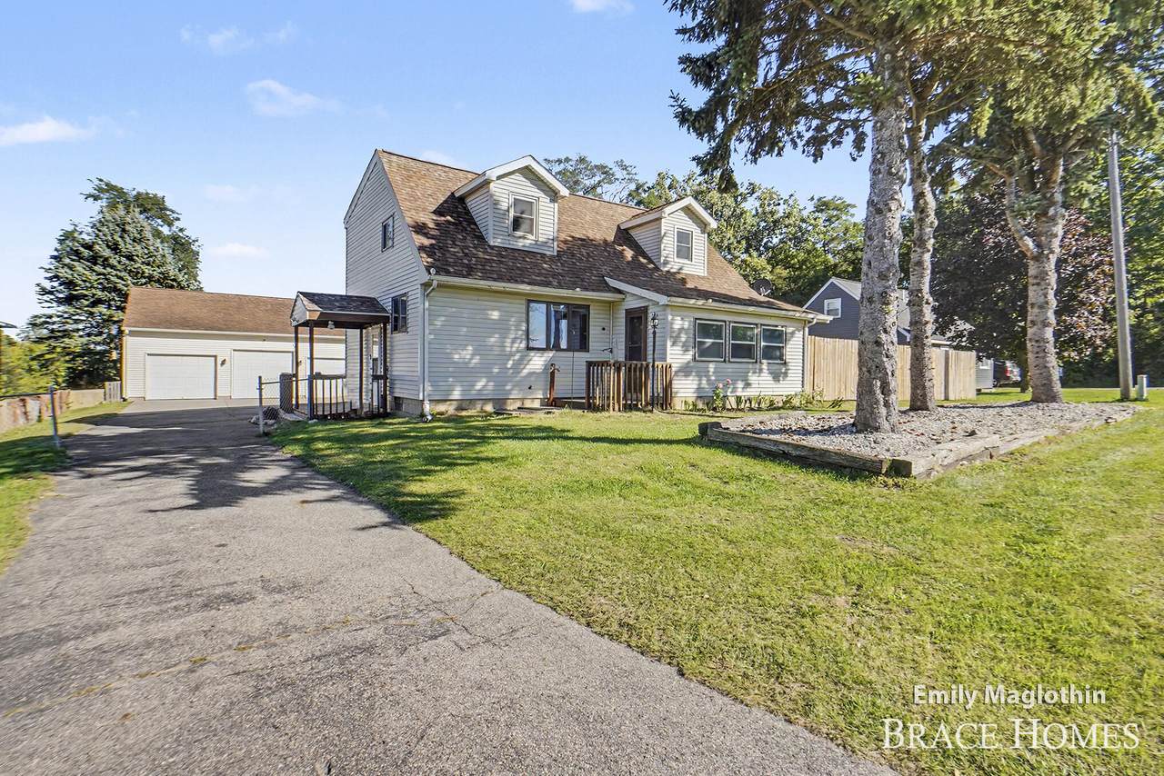 9422 Sparta Avenue - Photo 1