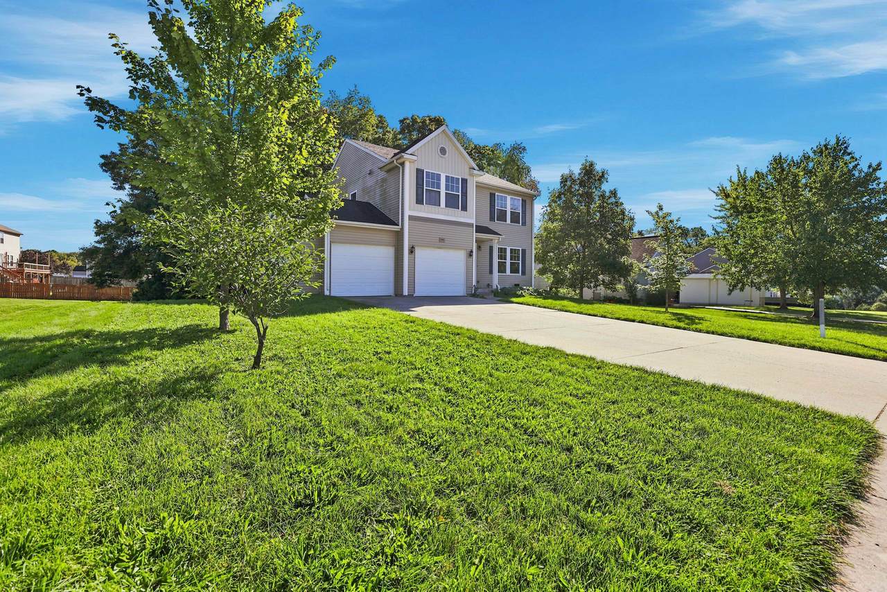 1642 Salisbury - Photo 1