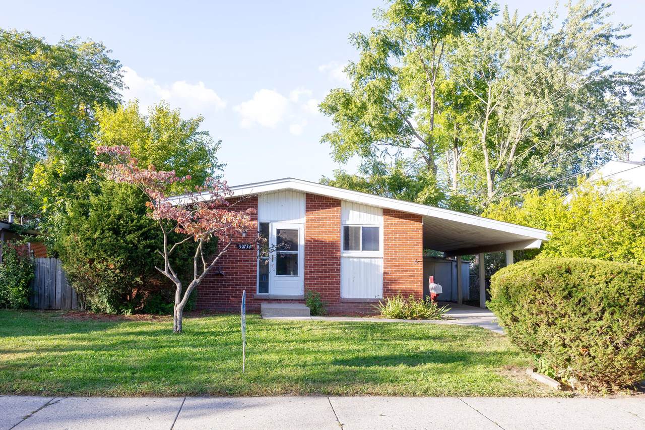 30734 Parkwood Street - Photo 1