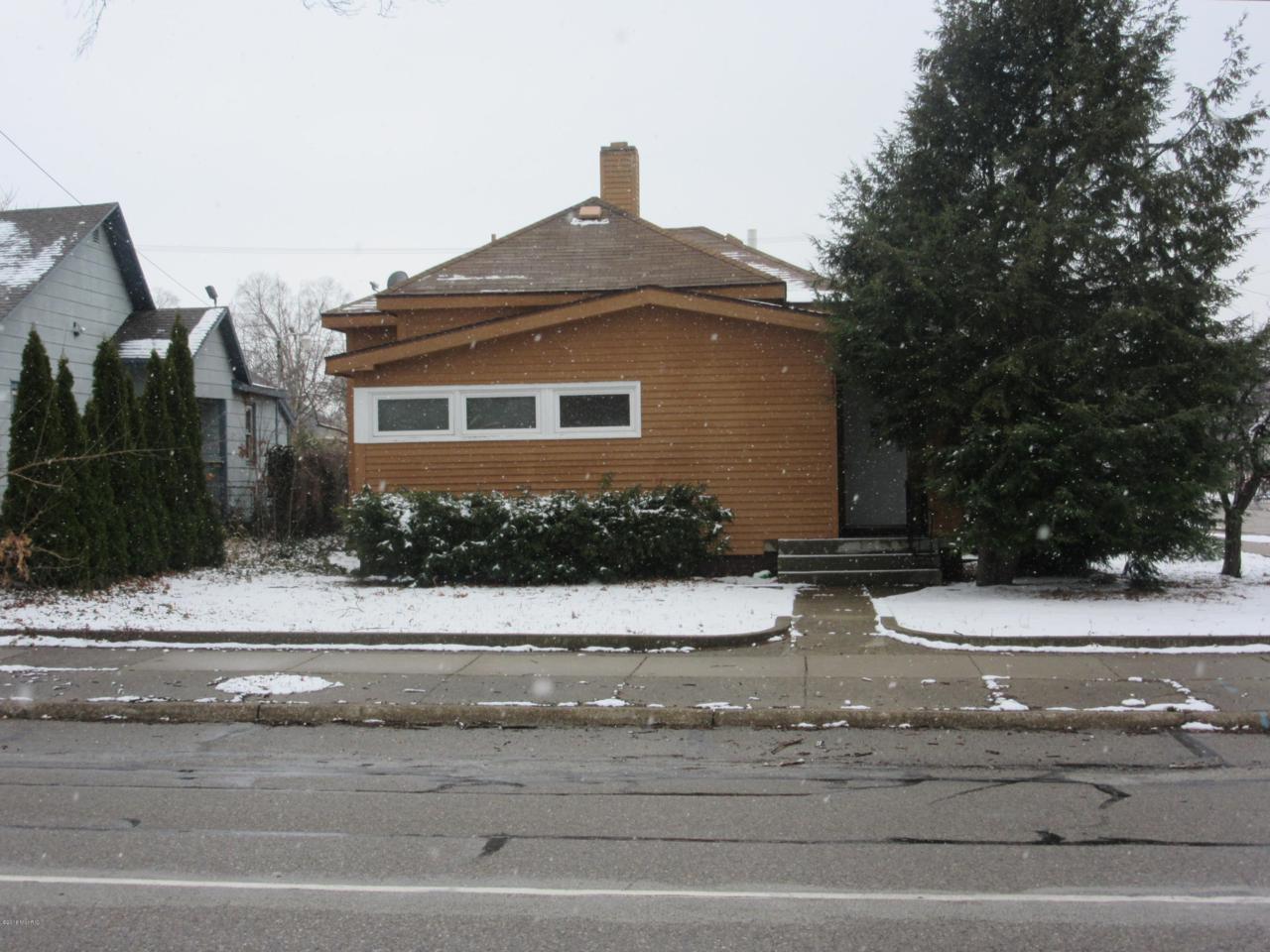 1435 Peck Street - Photo 1