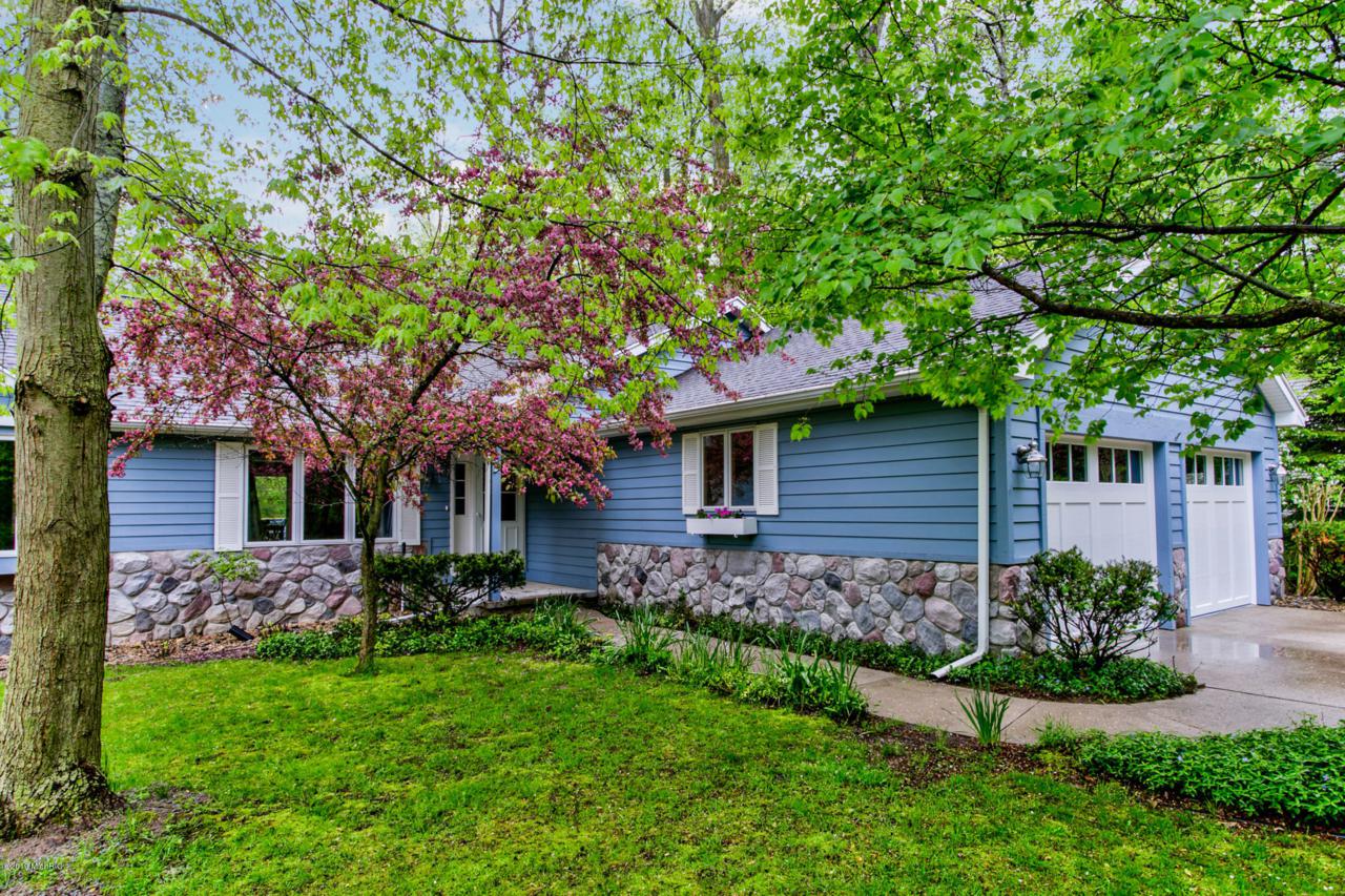 556 North Shore Drive - Photo 1