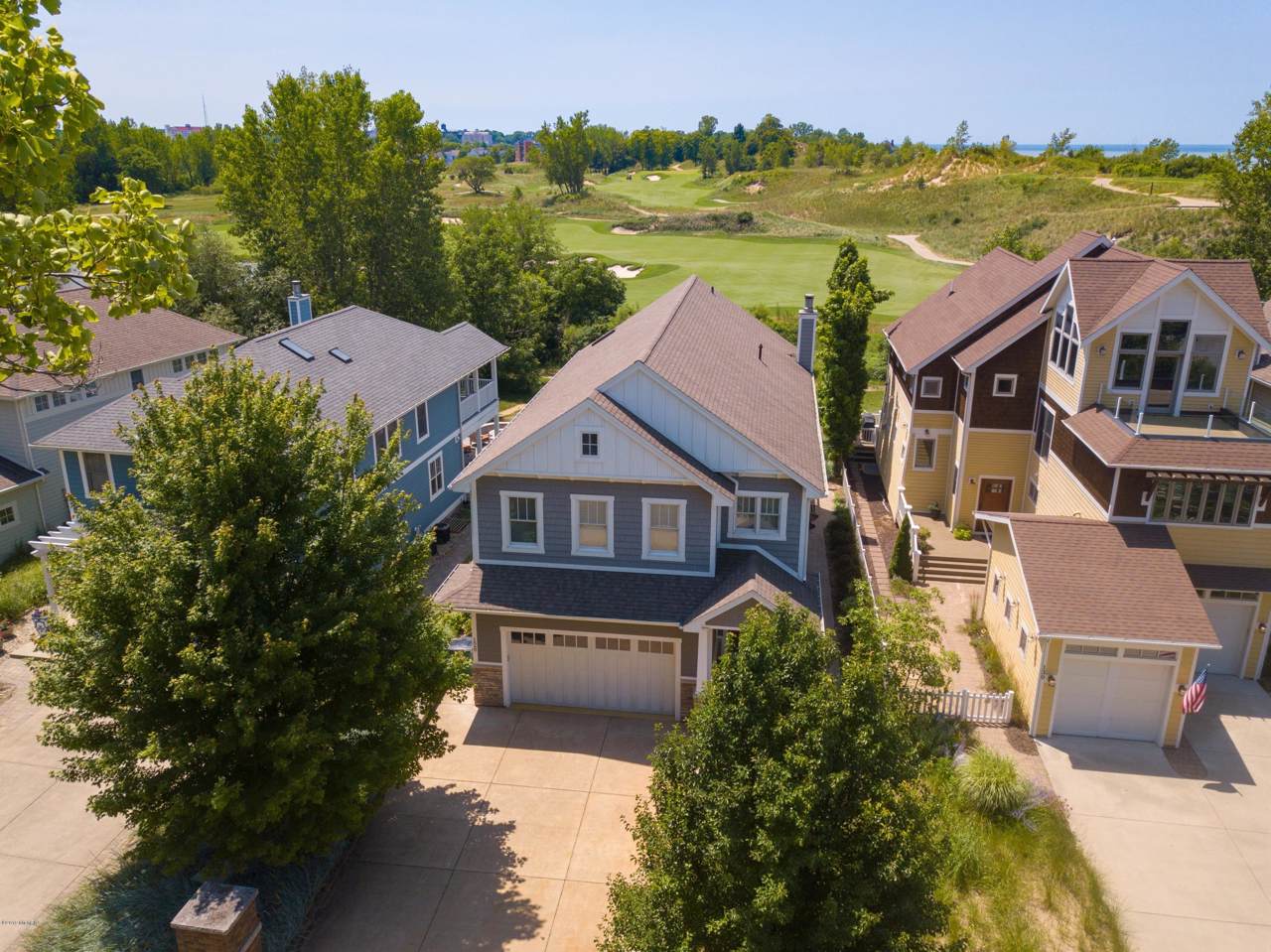 128 Grand Boulevard - Photo 1