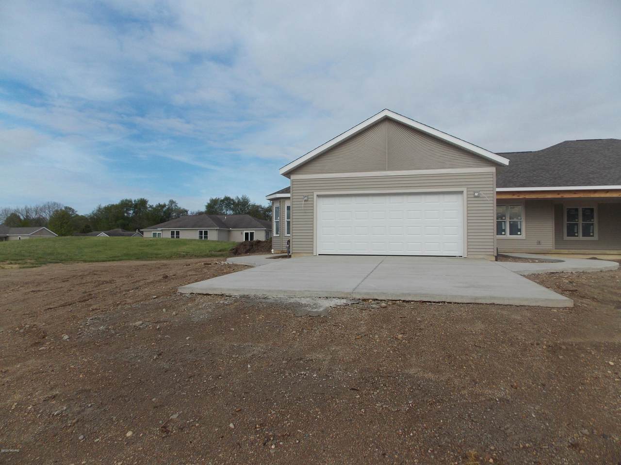 144 Oakwood Drive - Photo 1