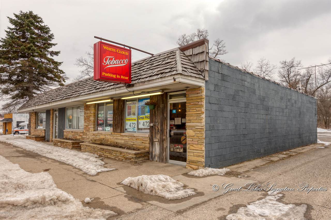 107 Charles - Photo 1