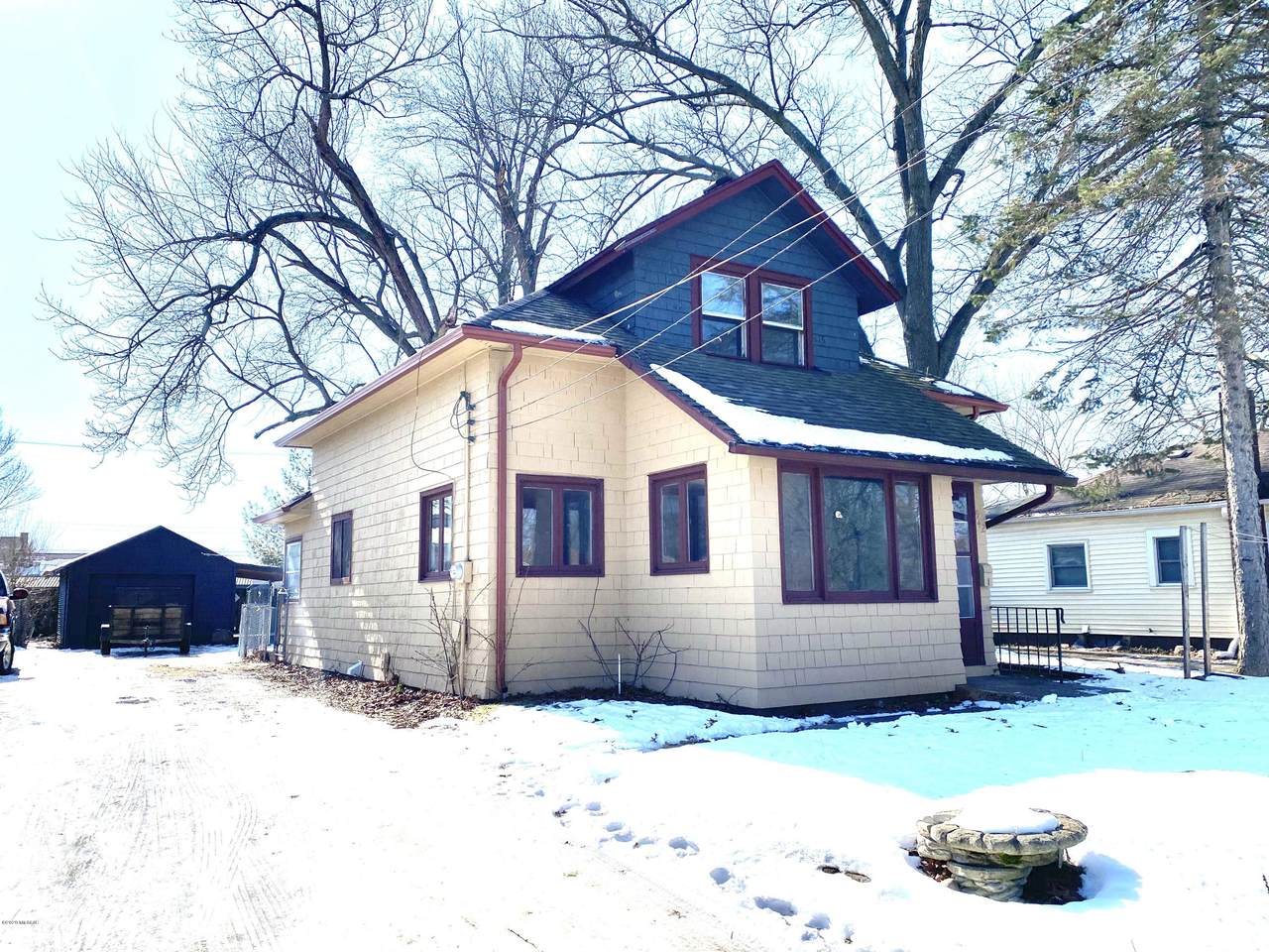 942 Pomeroy Street - Photo 1