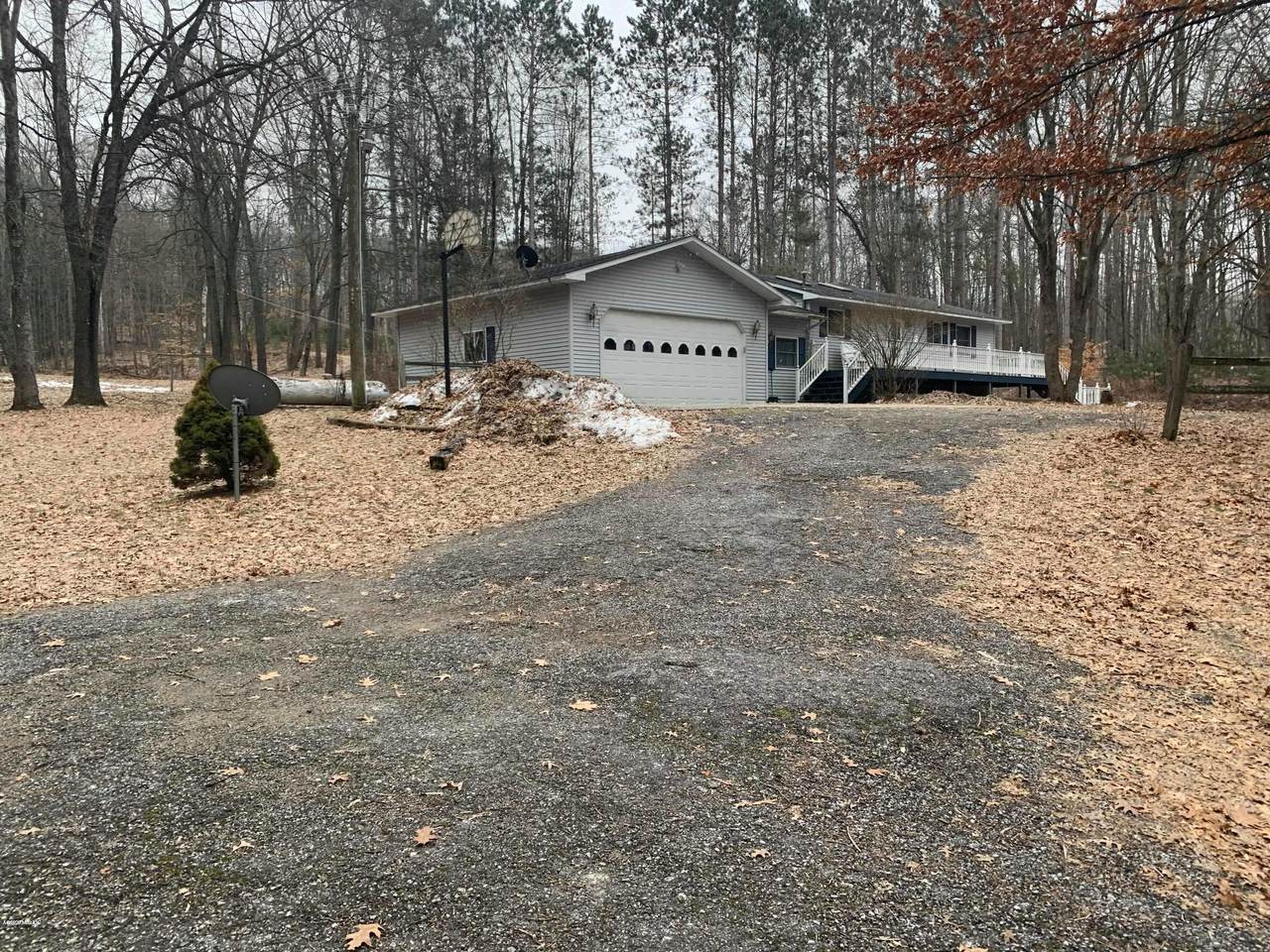 9551 River Road - Photo 1