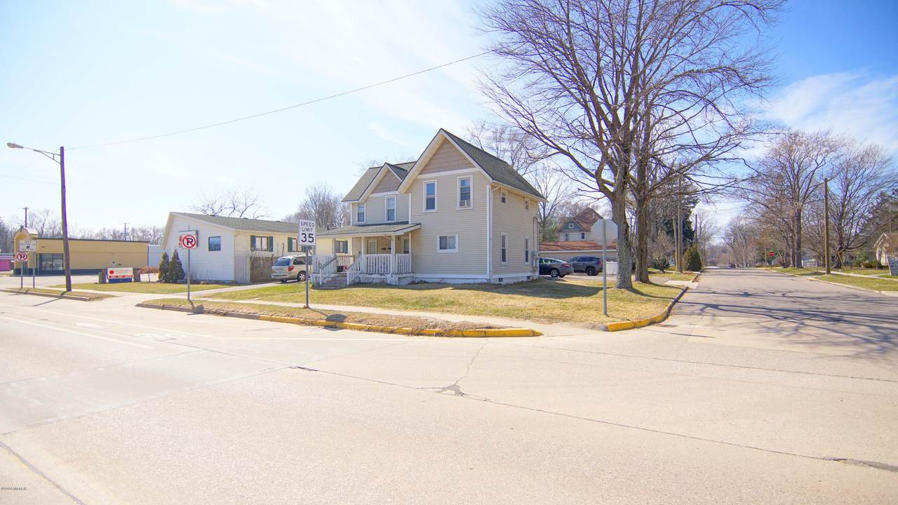 556 Broadway Street - Photo 1