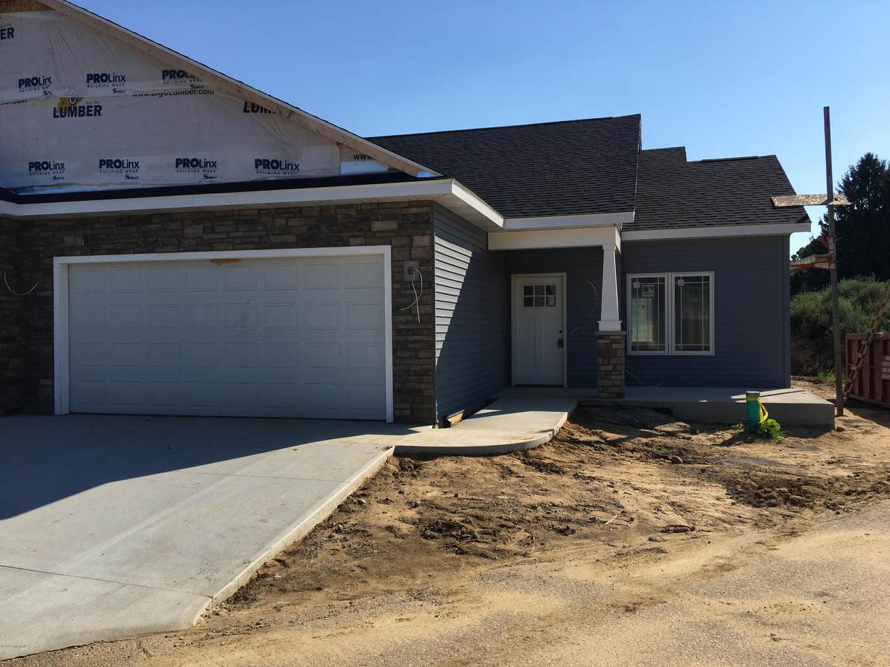 106 Lexington Pointe Drive - Photo 1