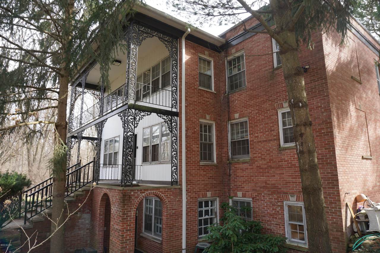 6200 Parkview Avenue - Photo 1
