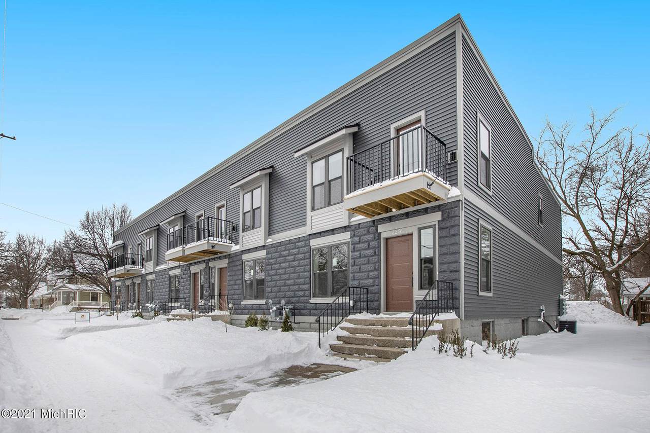 328 Maple Avenue - Photo 1