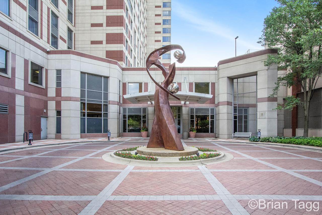 105 Campau Circle - Photo 1
