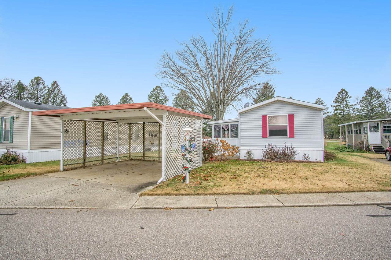 69205 Garver Lake Rd - Photo 1