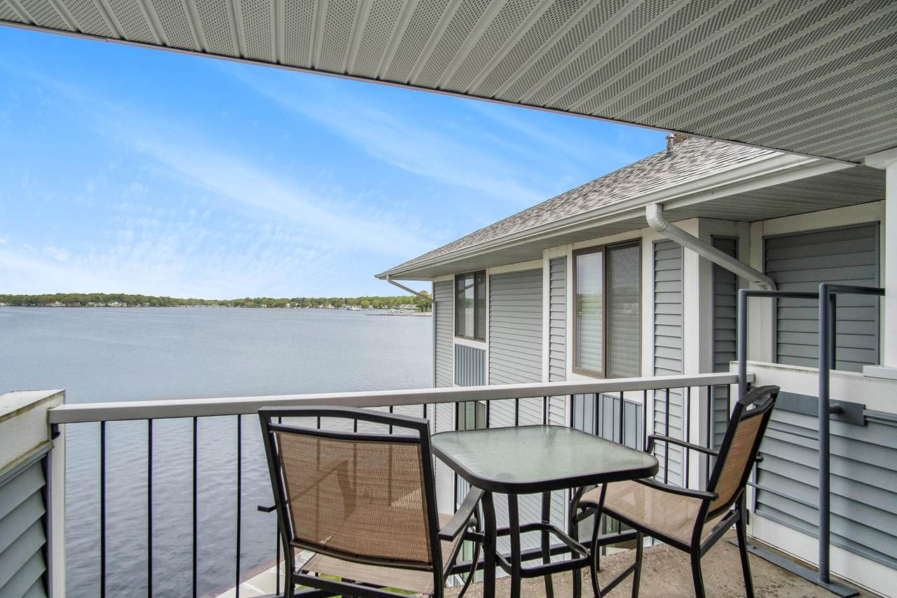 400 Lakeview Court - Photo 1