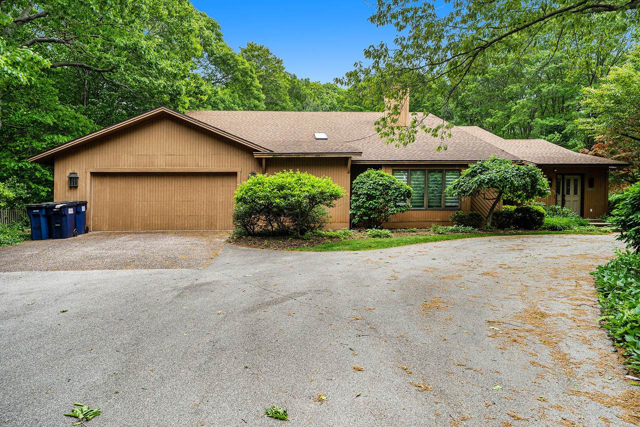 295 Lakeshore Drive - Photo 1