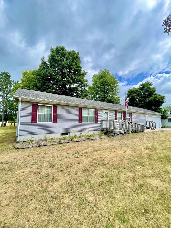 1551 Pine Hill Avenue - Photo 1