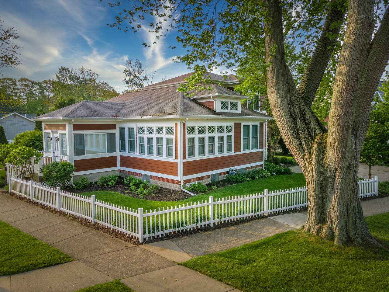 202 Oak Street - Photo 1