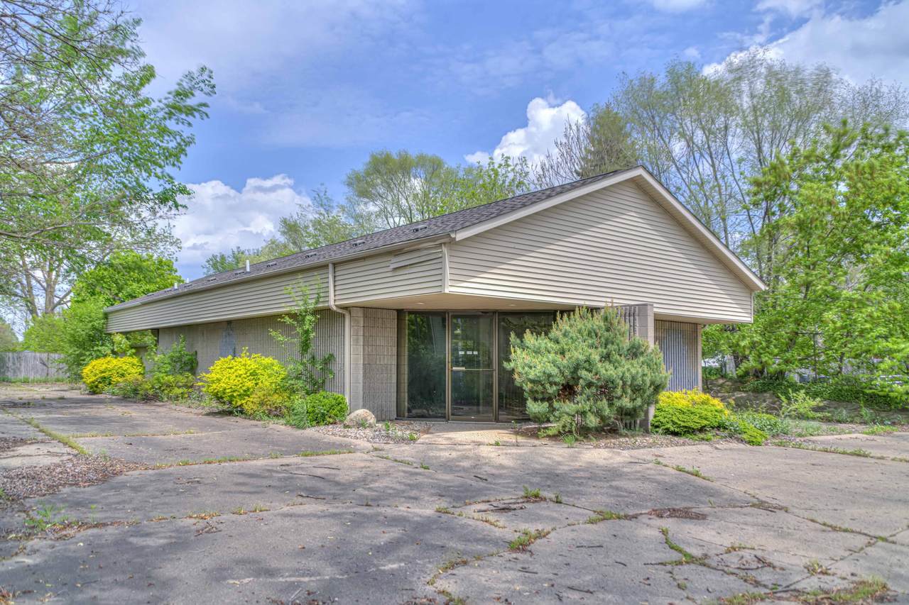 1010 Burr Street - Photo 1