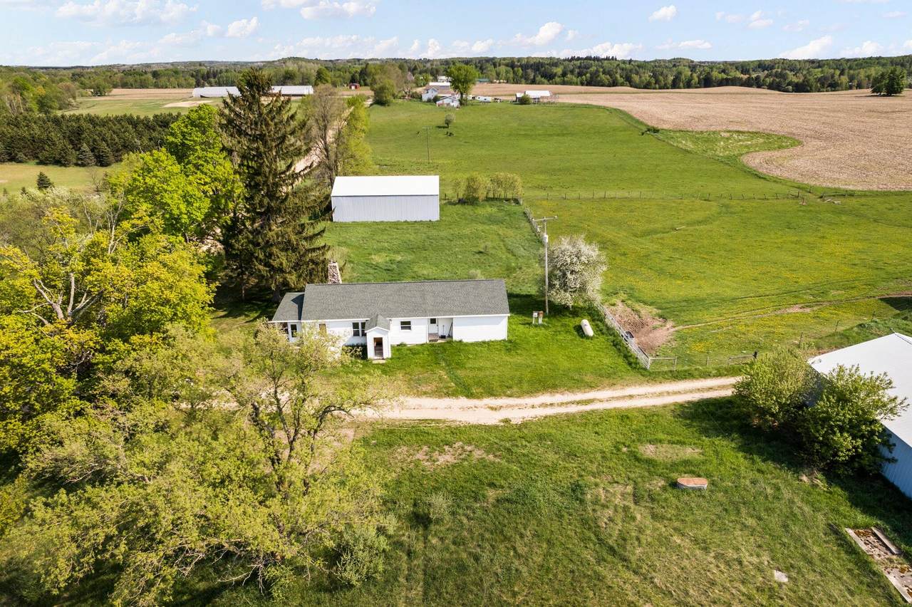 2880 State Rd #2 - Photo 1