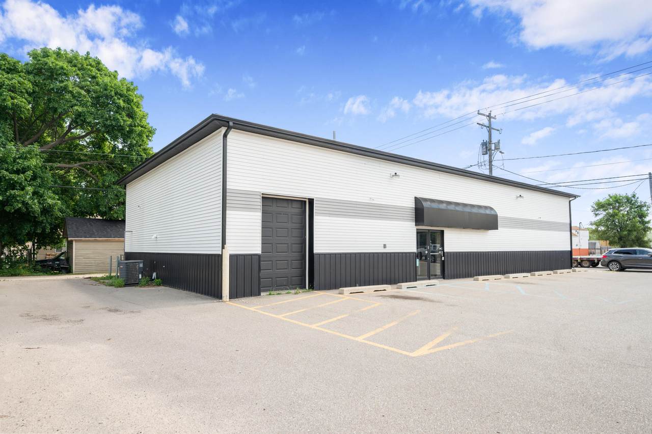 805 Maple Street - Photo 1