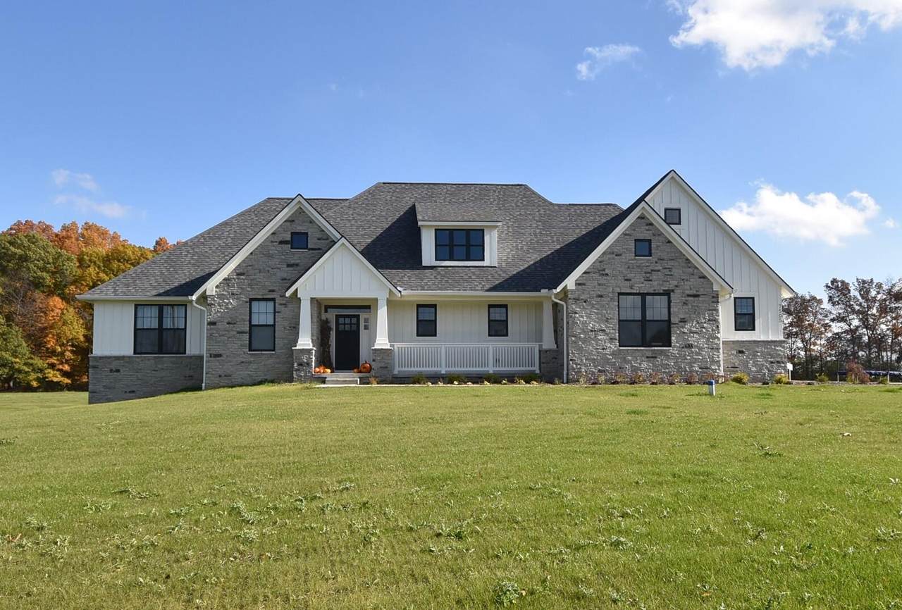 2735 Blue Bird Lane - Photo 1