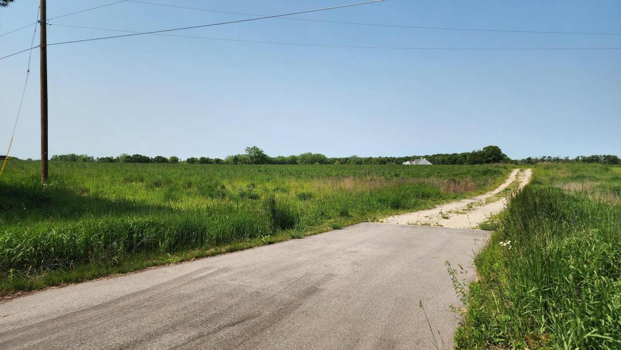 9819 Young Avenue - Photo 1