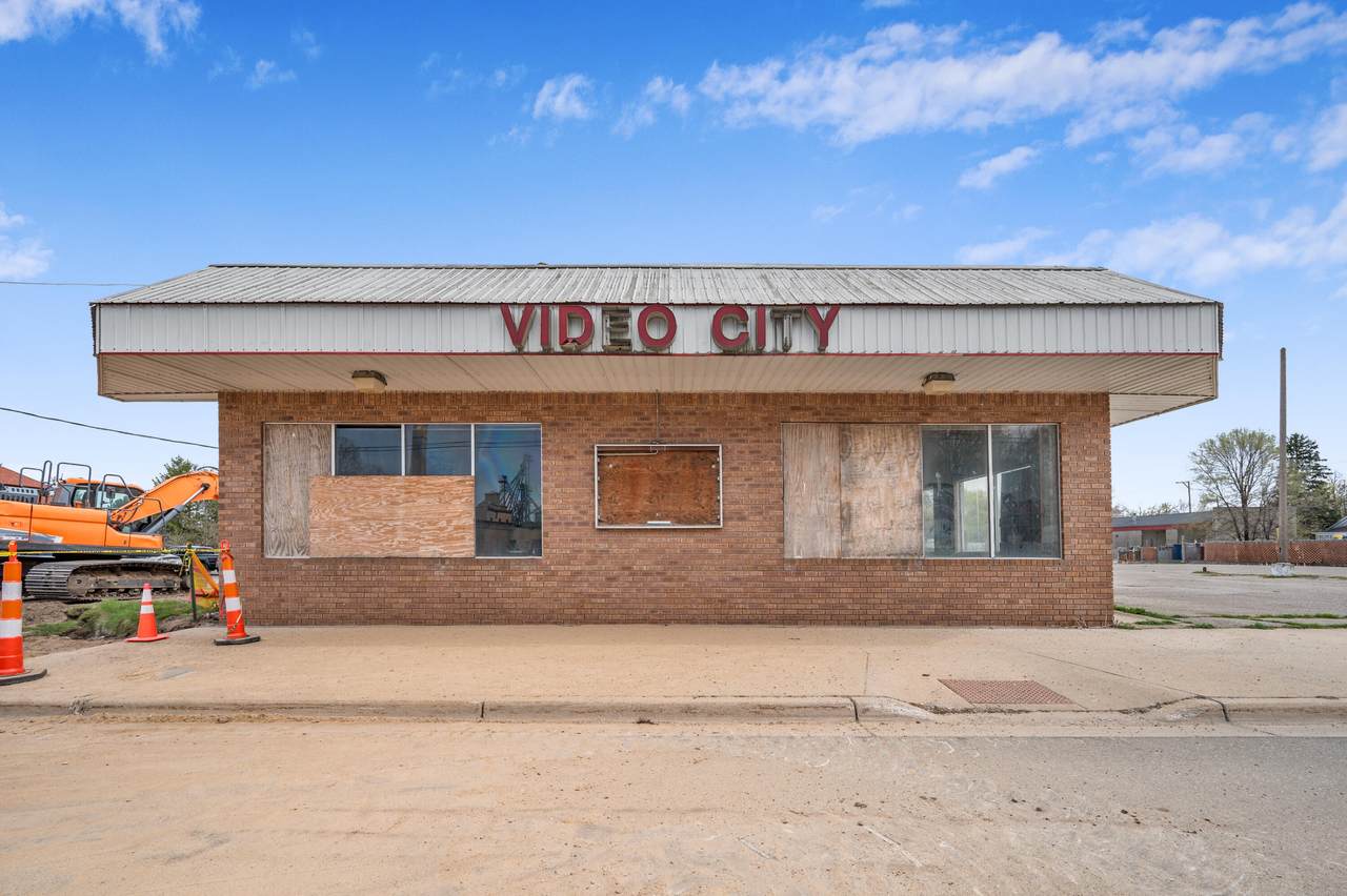 816 Maple Street - Photo 1