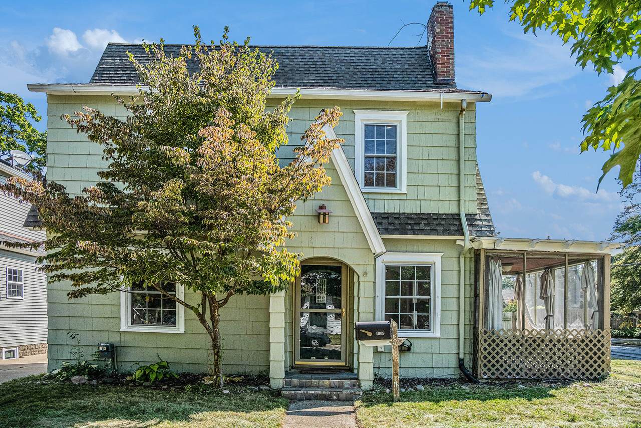 1009 Webster Street - Photo 1