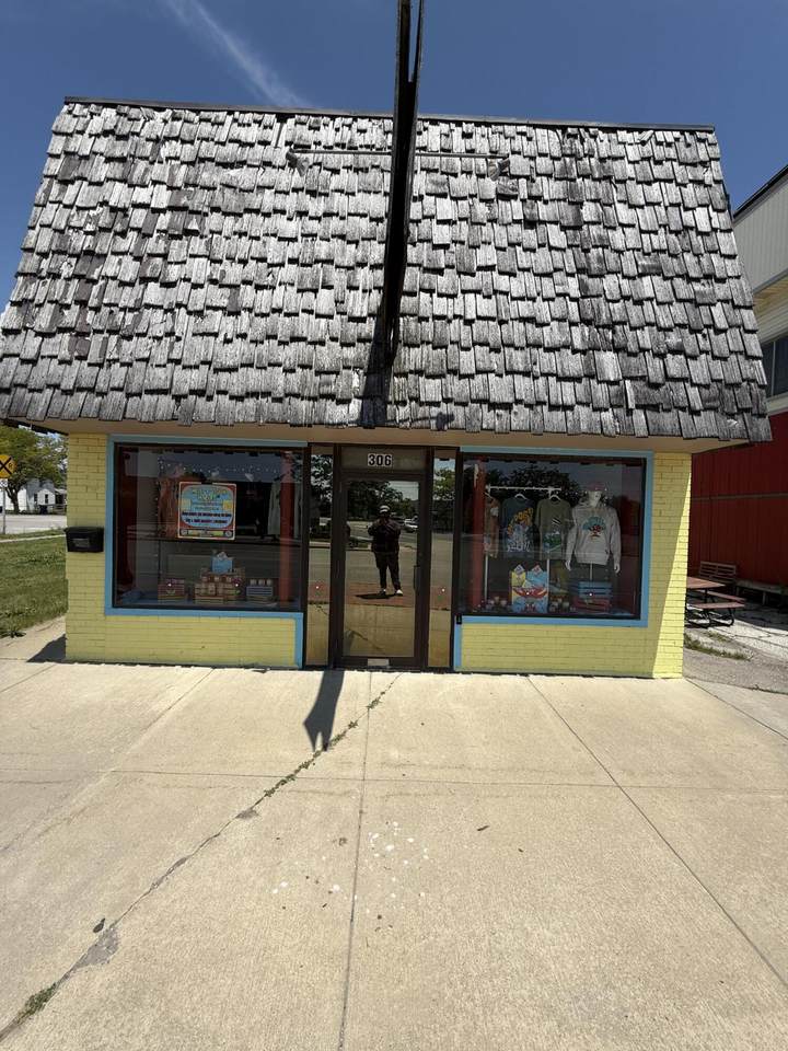 306 Salzburg Avenue - Photo 1