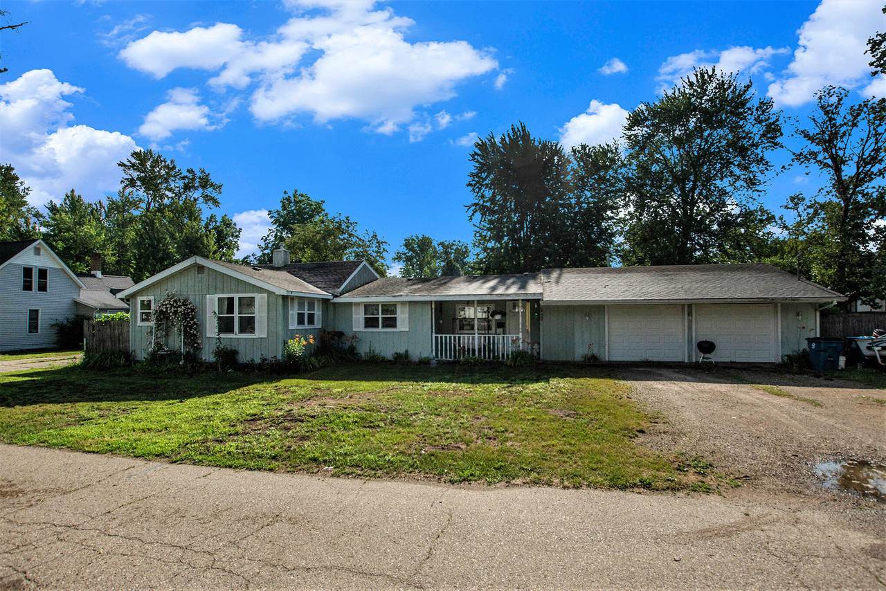 1021 First Street - Photo 1