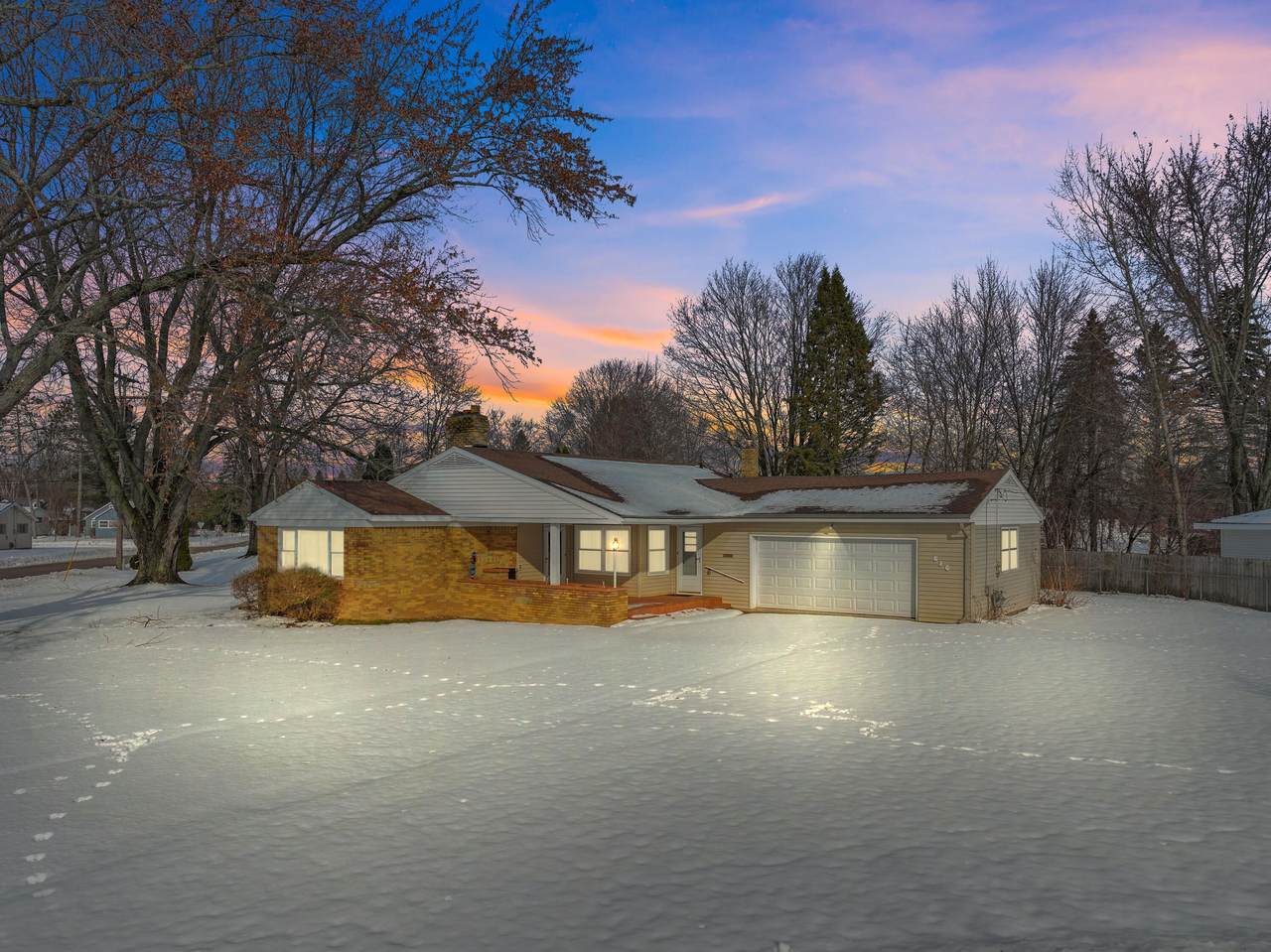 616 Lakeshore Drive - Photo 1