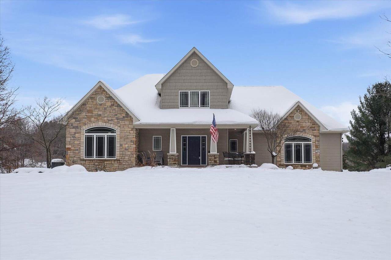 9844 P Avenue - Photo 1