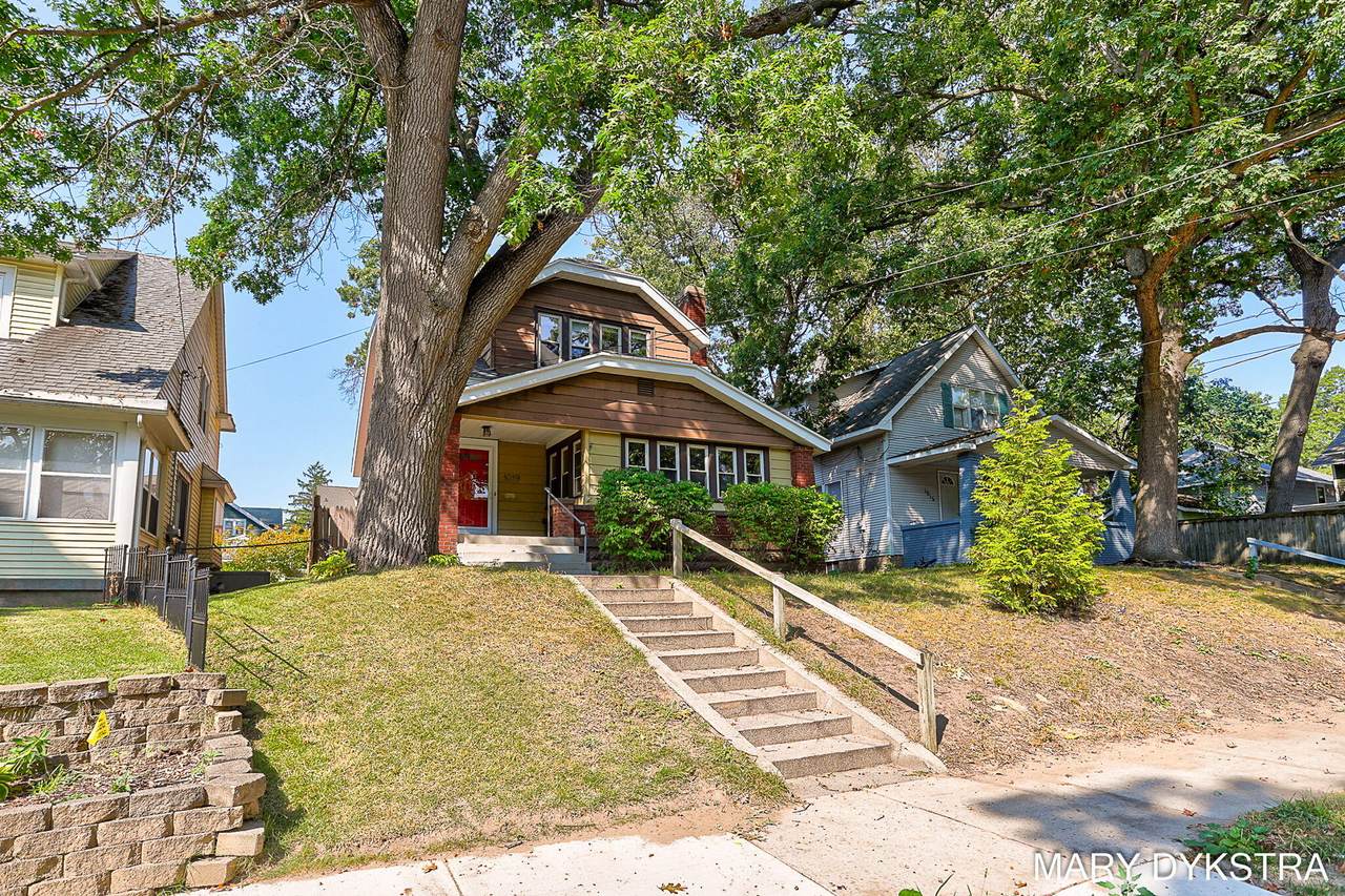 1019 Calvin Avenue - Photo 1