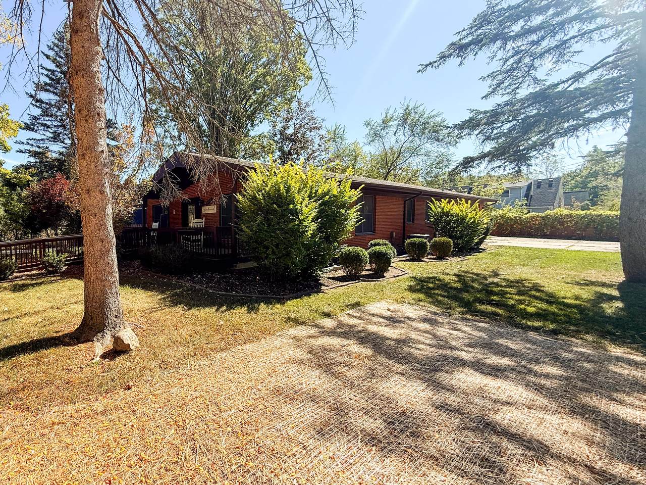 2106 Camelot Road - Photo 1