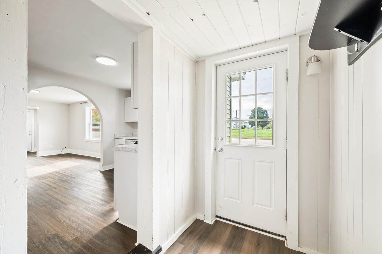 628 Hutchinson Street - Photo 1