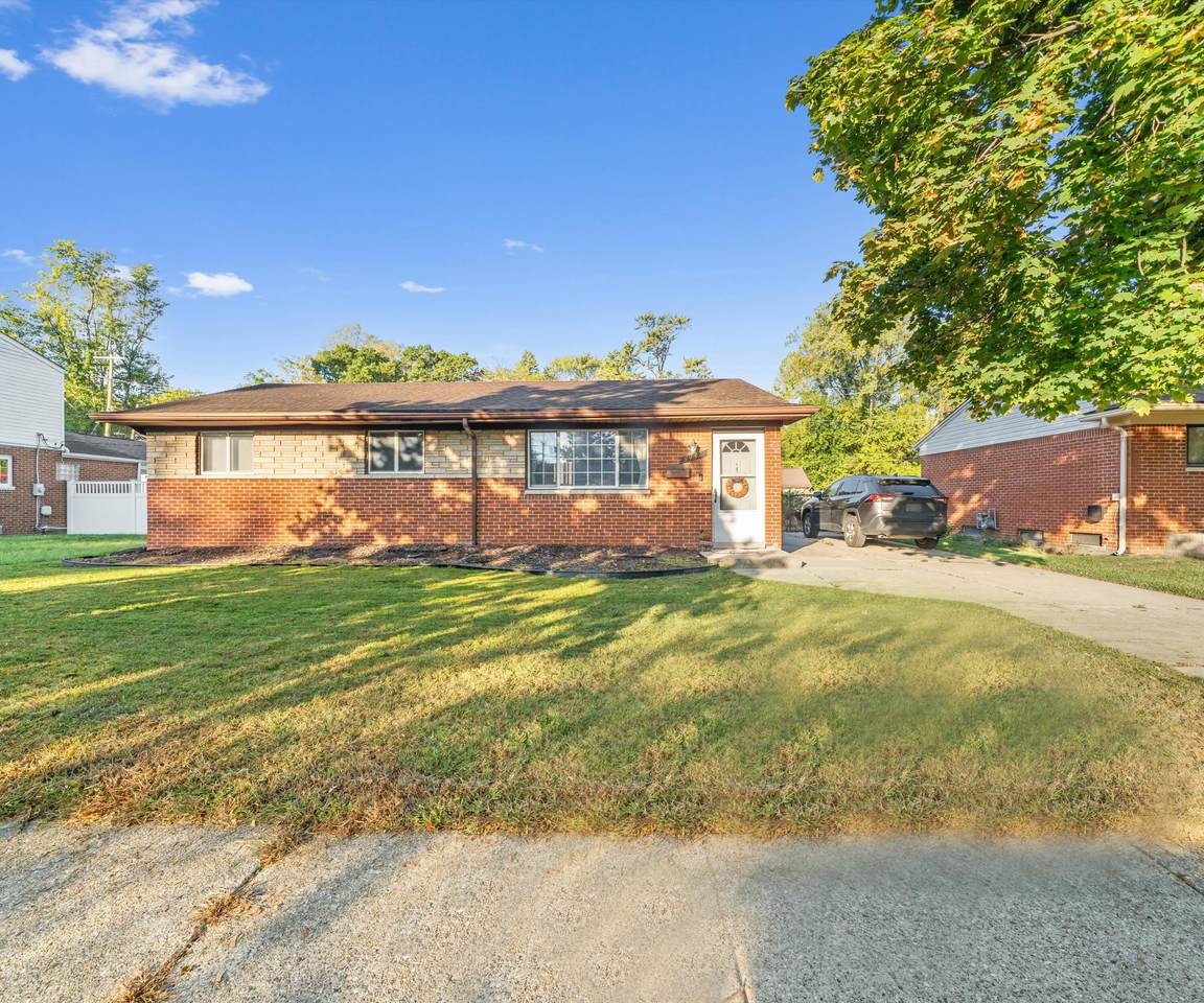 9942 Lincoln Street - Photo 1