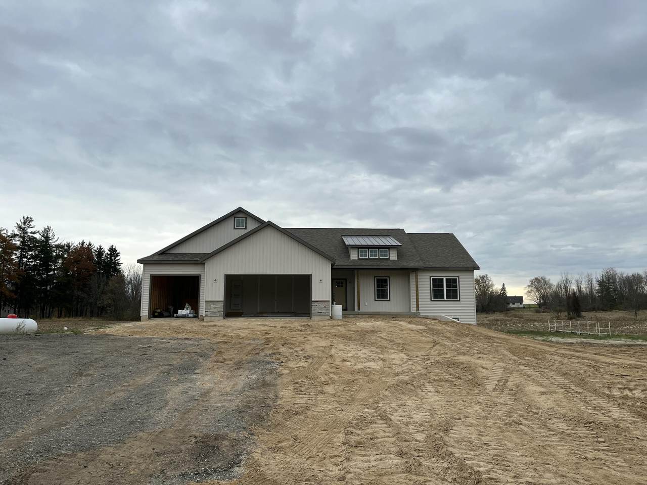 5925 Grand Vista Drive - Photo 1