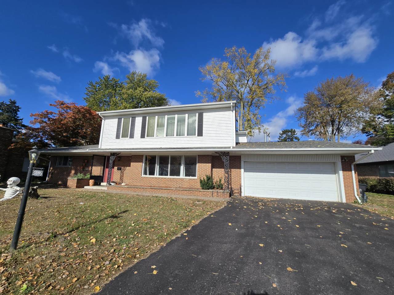 37095 Highview Street - Photo 1