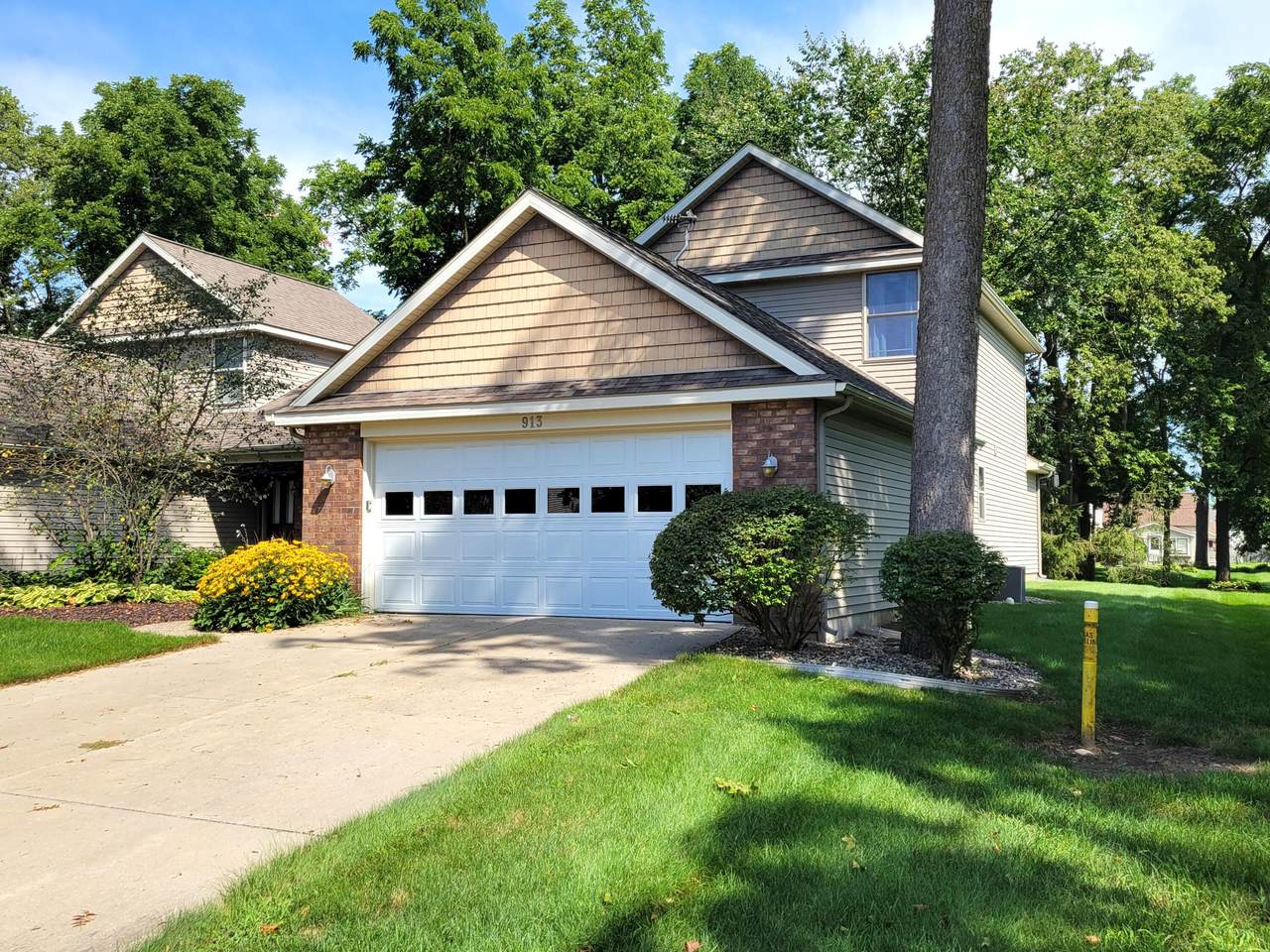 913 Clark Street - Photo 1