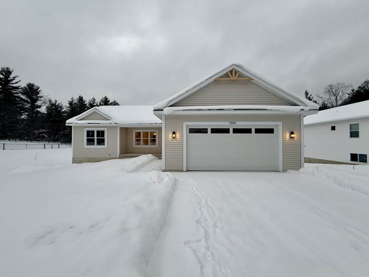 1300 Sydney Street - Photo 1