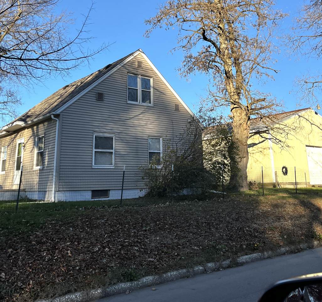 321 13th Street - Photo 1