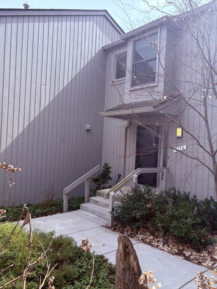 2176 Overlook Court - Photo 1