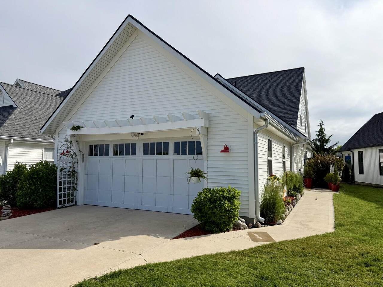 946 Boardwalk Cove Drive - Photo 1