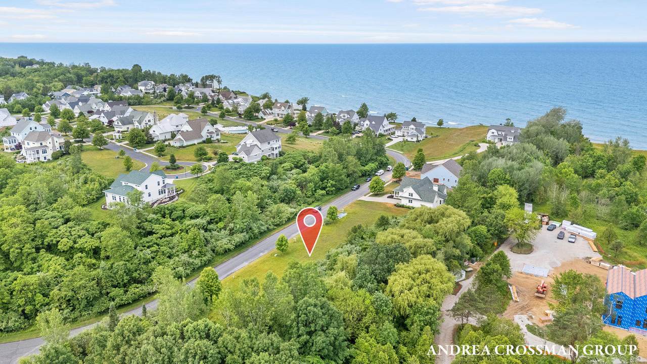 688 Waters Edge Drive - Photo 1