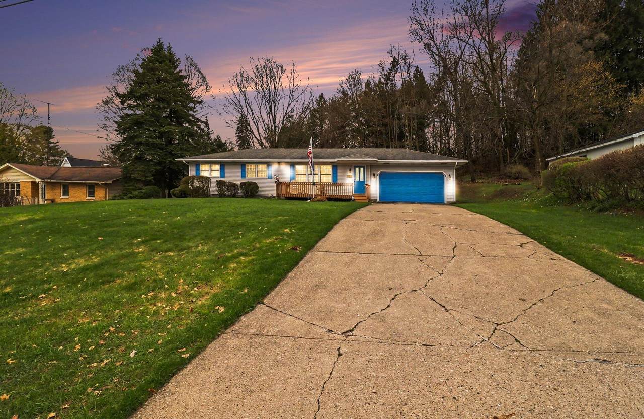 2739 Hillcrest Drive - Photo 1