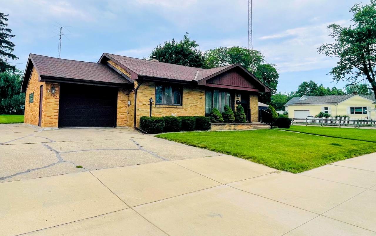 1920 Langley Avenue - Photo 1